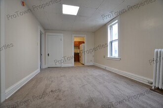 112 Nicholson St, Unit 2W in Joliet, IL - Foto de edificio - Building Photo