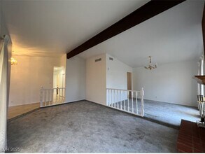 8640 Cremona Dr in Las Vegas, NV - Building Photo - Building Photo