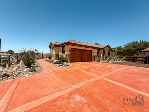 13815 Woods Valley Ct in Valley Center, CA - Building Photo - Building Photo