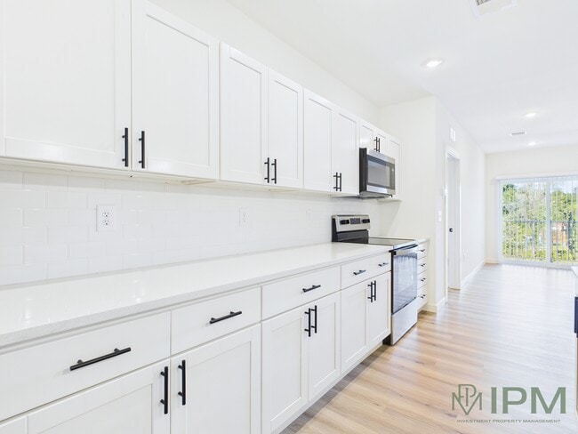 The Flats at Hampden in Camp Hill, PA - Building Photo - Building Photo