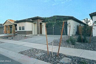 879 W Finch Dr in Queen Creek, AZ - Building Photo - Building Photo