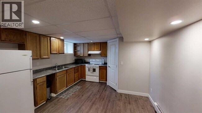 11314-1101A 101A St in Grande Prairie, AB - Building Photo - Building Photo