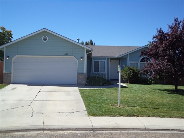 property at 611 Hampton Cir
