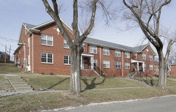 Fairfax Bluffs in Kansas City, KS - Building Photo - Building Photo