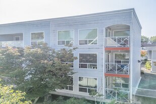 7460 Moffatt Rd in Richmond, BC - Building Photo
