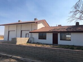 25409 Community Blvd in Barstow, CA - Foto de edificio - Building Photo