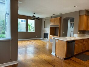 5504 Foxtail Loop, Unit Main House in Carlsbad, CA - Building Photo - Building Photo