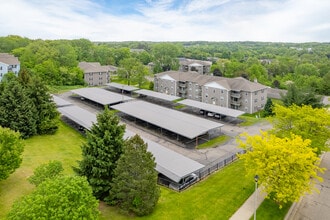 Hunters Ridge in Kalamazoo, MI - Foto de edificio - Building Photo