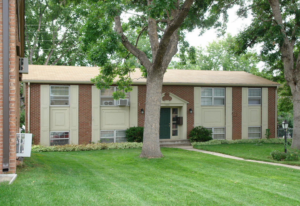 1480 S Ash St in Denver, CO - Foto de edificio