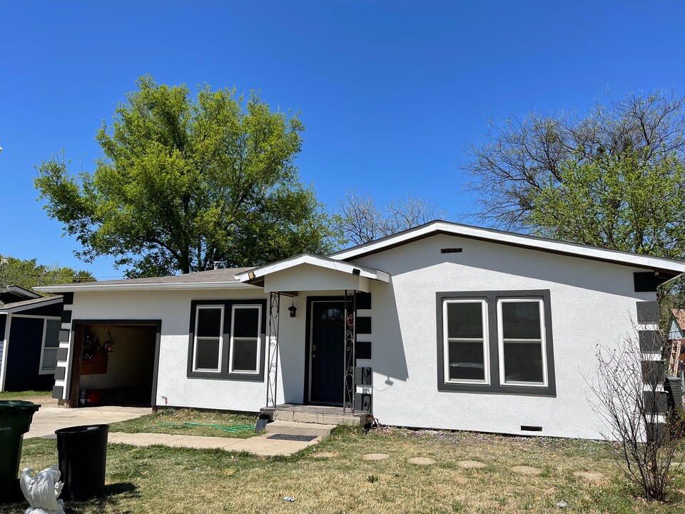 6627 Onyx Dr N in North Richland Hills, TX - Building Photo