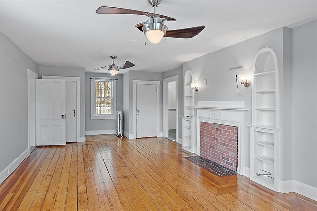 9 Elm St in Pepperell, MA - Building Photo - Building Photo