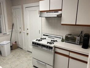 53 Manchester Rd, Unit 5 in Brookline, MA - Building Photo - Building Photo
