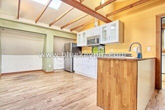 706 W 17th St in Vancouver, WA - Foto de edificio - Building Photo
