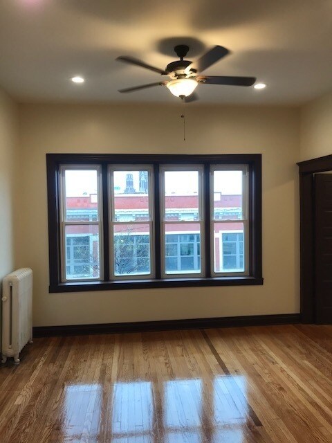 2953 N Milwaukee Ave in Chicago, IL - Building Photo - Building Photo