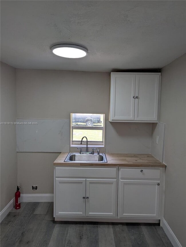 2911 NW 132nd Terrace in Opa Locka, FL - Building Photo - Building Photo