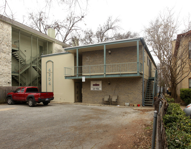 4204 Speedway in Austin, TX - Foto de edificio - Building Photo