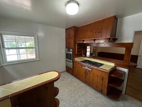6534 Valjean Ave in Los Angeles, CA - Building Photo - Building Photo