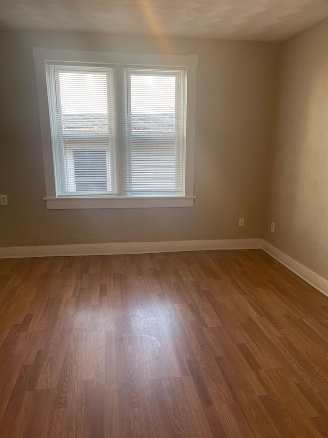 Large 2 bedroom apartment