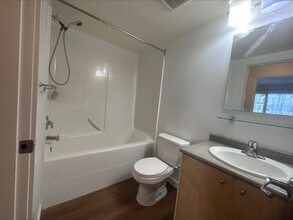 250 Selby St in Nanaimo, BC - Building Photo - Building Photo