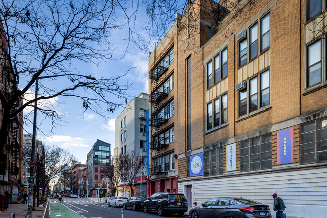 405 E 13th St in New York, NY - Building Photo - Building Photo