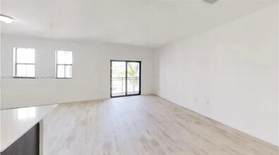 15600 SW 136th St in Miami, FL - Building Photo - Building Photo