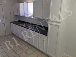 712 Summit St in North Vernon, IN - Building Photo - Building Photo