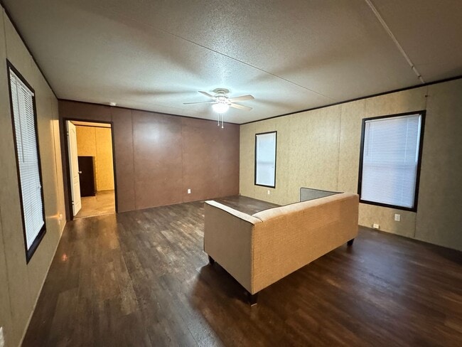 property at 1356 Par Rd 223