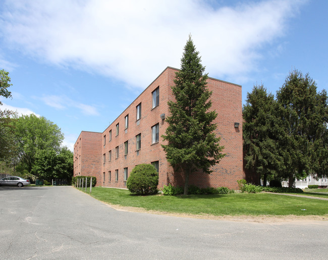 Highland House in Springfield, MA - Foto de edificio - Building Photo