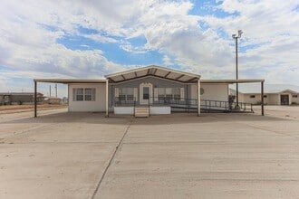 4448 E Morning Glory Rd in Gardendale, TX - Building Photo - Building Photo