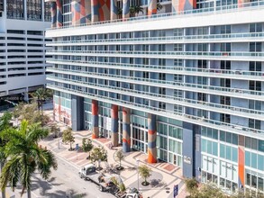 50 Biscayne Blvd, Unit 4009 in Miami, FL - Building Photo - Building Photo