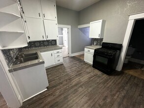 2215 Lafayette St in St. Joseph, MO - Building Photo - Building Photo