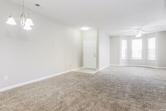 244 Commons Dr in Jonesboro, GA - Building Photo - Building Photo