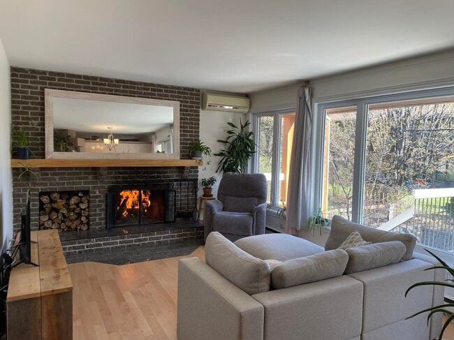 property at 1248 Jean-De Quen Av
