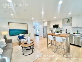 12013 36th Ave NE in Seattle, WA - Building Photo