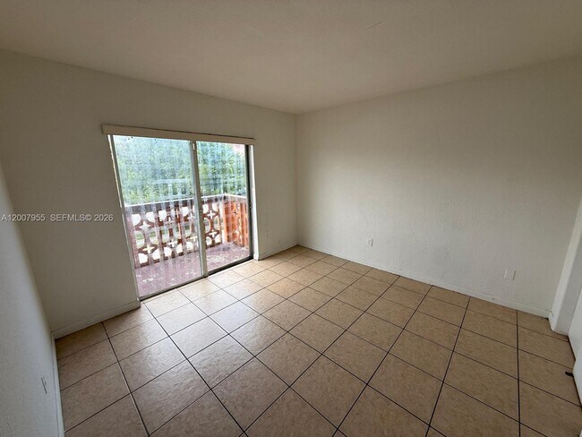 2330 NW 11th St in Miami, FL - Building Photo - Building Photo