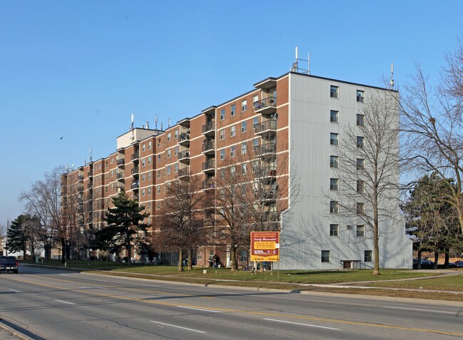 Cedar-Wentworth Apartments in Oshawa, ON - Building Photo - Building Photo