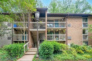 1530 Moorings Dr in Reston, VA - Building Photo