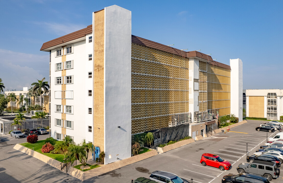 River Terrace in Oakland Park, FL - Foto de edificio