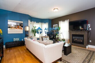 111 Pleasant St, Unit 2 in Boston, MA - Building Photo - Building Photo