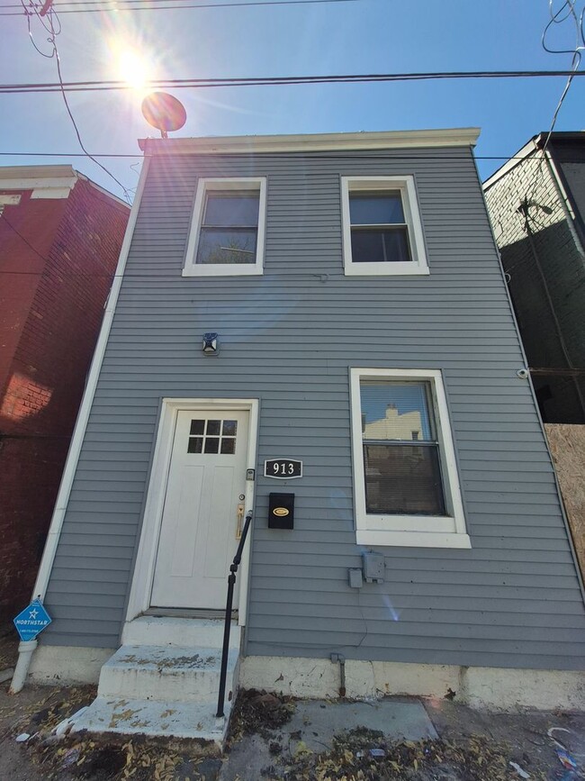 property at 913 Charlotte St