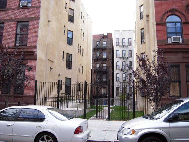 110-112 W 134th St