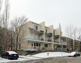 109 24th Ave SW in Calgary, AB - Building Photo - Building Photo