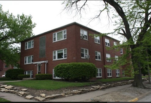 Arbor Apartments in Champaign, IL - Building Photo