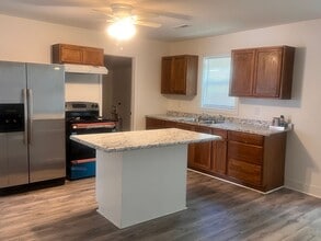 114 Jessamine St in Darlington, SC - Foto de edificio - Building Photo