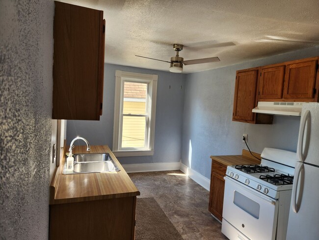 504 Ridge Ave-Unit -506 in New Kensington, PA - Building Photo - Building Photo