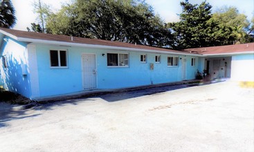 793 NW 91st St in Miami, FL - Building Photo - Building Photo