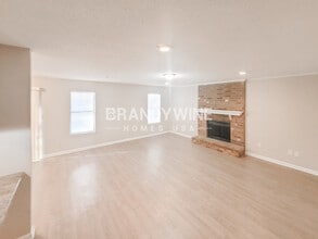 4031 Friendly Way in Memphis, TN - Foto de edificio - Building Photo