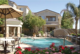 The Reserve at Gilbert Towne Center in Gilbert, AZ - Foto de edificio - Building Photo