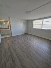 16400 NE 17th Ave in North Miami Beach, FL - Building Photo - Building Photo