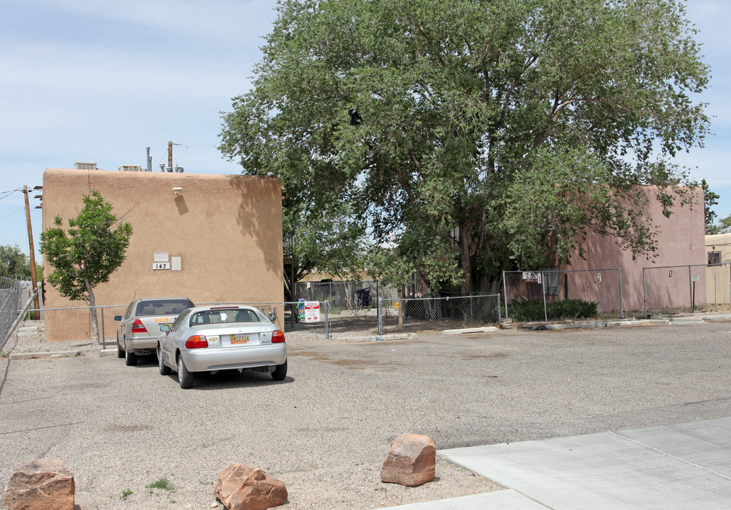 139-143 Dallas St SE in Albuquerque, NM - Foto de edificio